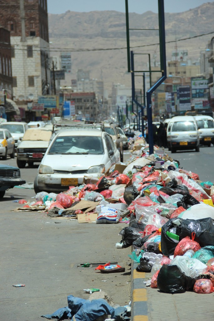 也門首都薩那的市面一片混亂，公共服務停頓。