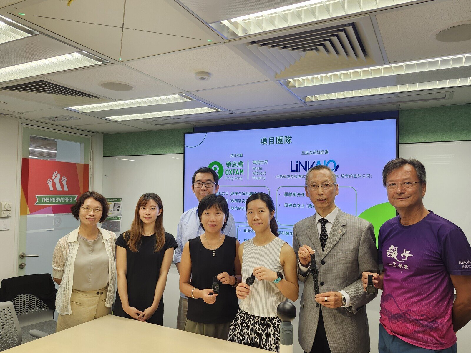 From left to right: Ms. Kim Chow, Chief Business Officer, LinkAIQ Limited, Cyberport and City University of Hong Kong's HK Tech 300 Start-up. Ms Celine Chi, Policy Research Officer, Oxfam Hong Kong. Dr. Terry Leung, Research and Advocacy Manager, Oxfam Hong Kong. Ms. Wong Shek Hung, Director, Hong Kong, Macau and Taiwan Programme, Oxfam Hong Kong. Dr. Winnie Lee. Mr. Ricky Law, Director, LinkAIQ Limited, Cyberport and City University of Hong Kong's HK Tech 300 Start-up and Dr. Kenneth Wu, Emergency Physician & HKCEM Sports Medicine Subcommittee Founder.
