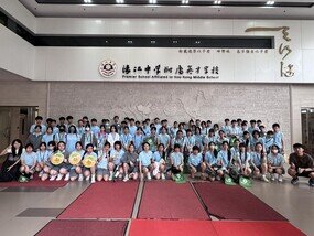 「乐施米义卖大行动2025」于5月期间在澳门多区设立义卖米档，气氛热烈，市民踊跃支持。