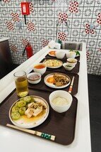 Participants applied innovative thinking and empathy to design affordable, nutritionally balanced, and practical lunch sets that respond to the daily needs of different grassroots groups, including elderly people and waste pickers.