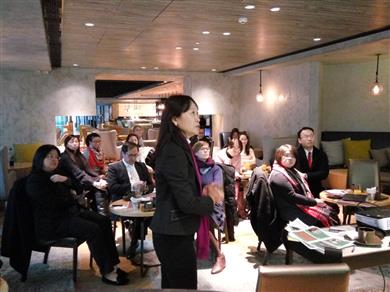  Dr. Trini Leung, Director General of Oxfam Hong Kong, met with professionals from the accounting, legal, financial investment and service sectors at the ‘Breakfast Meetup with Business Leaders’ on 26 January 2016. Dr. Leung shared Oxfam’s views about global development issues, including inequality and climate change, with attendees in hopes that more business leaders would better understand these issues and support Oxfam’s work.