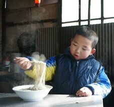 「饱足午餐」 (售价430港元)