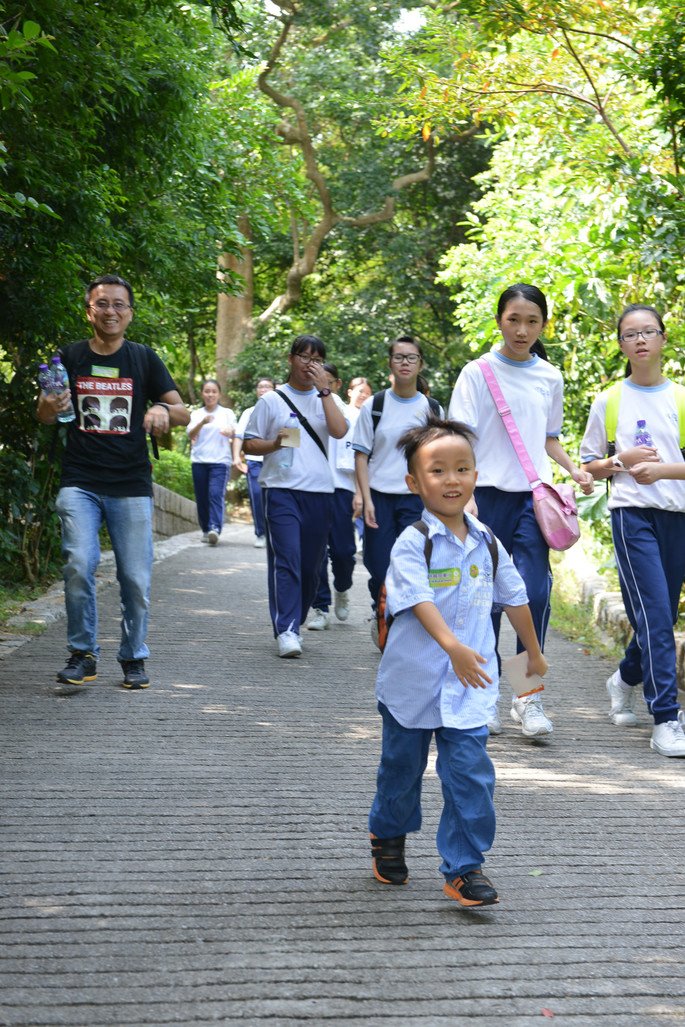 乐施会首个于澳门举行的步行筹款活动「乐施扶贫同乐行2014」今早假松山公园举行，共逾300人参加，当中包括家庭、学校及企业支持。