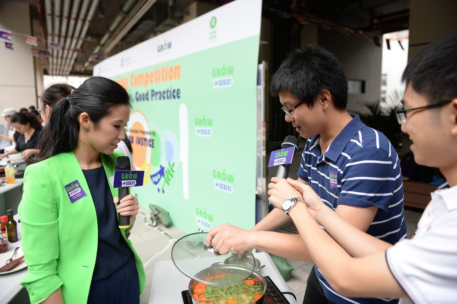 名厨陈彦琳小姐（琳琳）与参赛者分享具社会责任的煮食习惯。