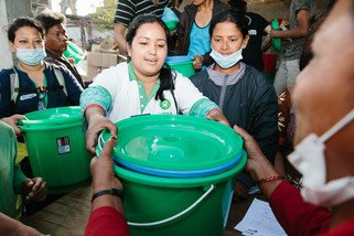 In Sankhu 980 houses collapsed when the earthquake struck, Oxfam distributed hygiene kits there. (Photo: Aubrey Wade / Oxfam)