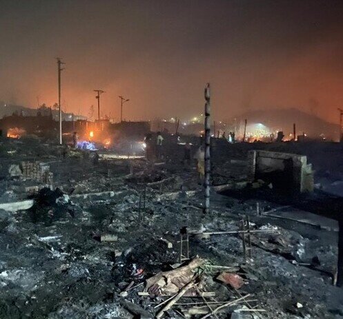 Massive Fire in Bangladesh’s Rohingya Refugee Camps Leaves 45,000 People Displaced(只有英文) - 图像