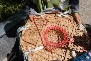 Di also weaved a net inside the hat to make it sit slightly off of her head so that it would be more breathable.