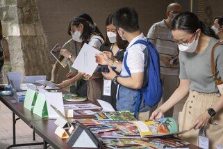 是次活動有三十多間有教育非華語生的幼稚園校長及老師到場參觀教學展品，分享教學經驗及互相交流。