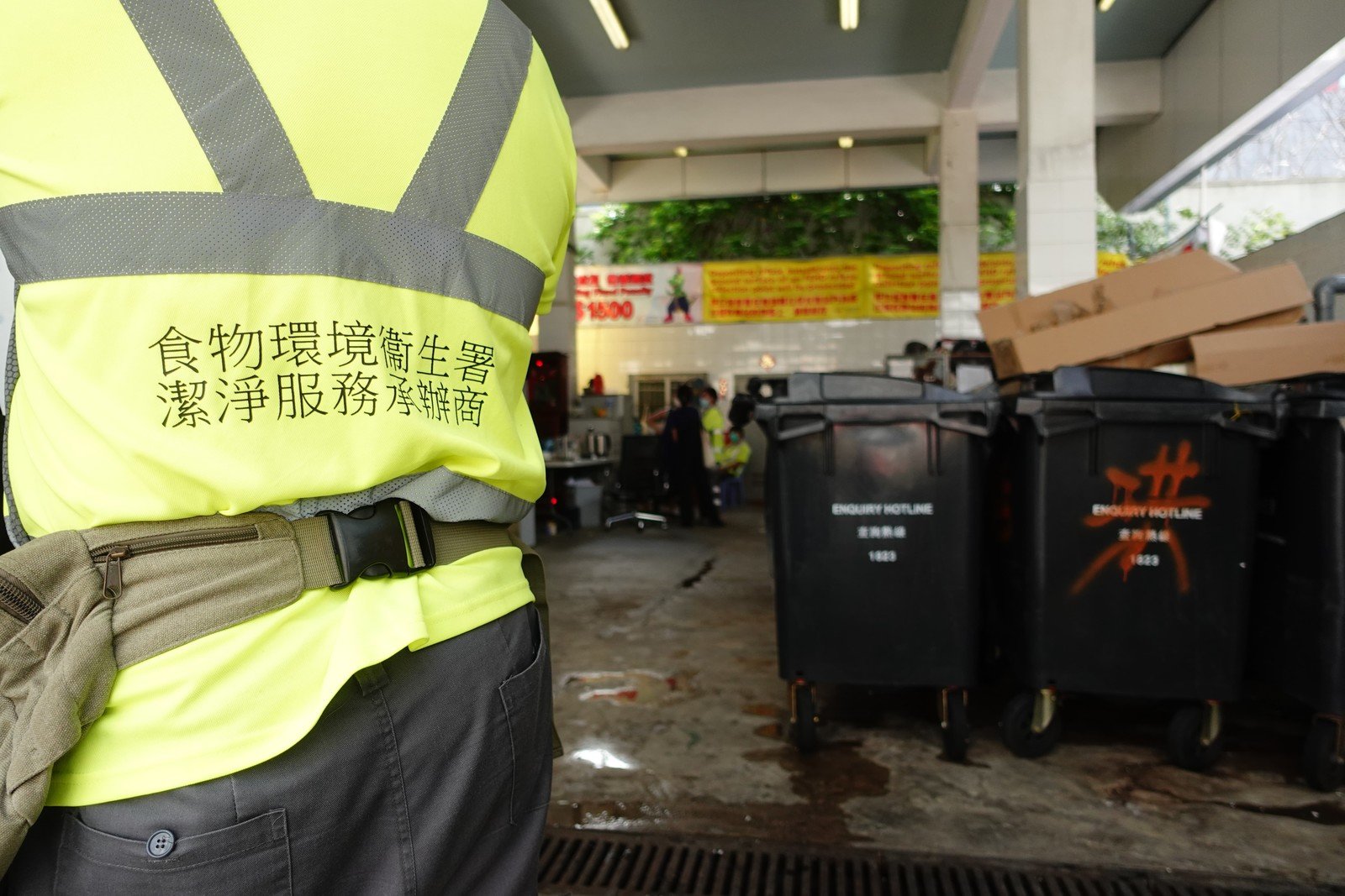 Oxfam Hong Kong believes it is necessary to separate working and resting areas, and urges the government to establish clear and objective guidelines on when work needs to cease in extreme heat in order to protect workers’ health. 