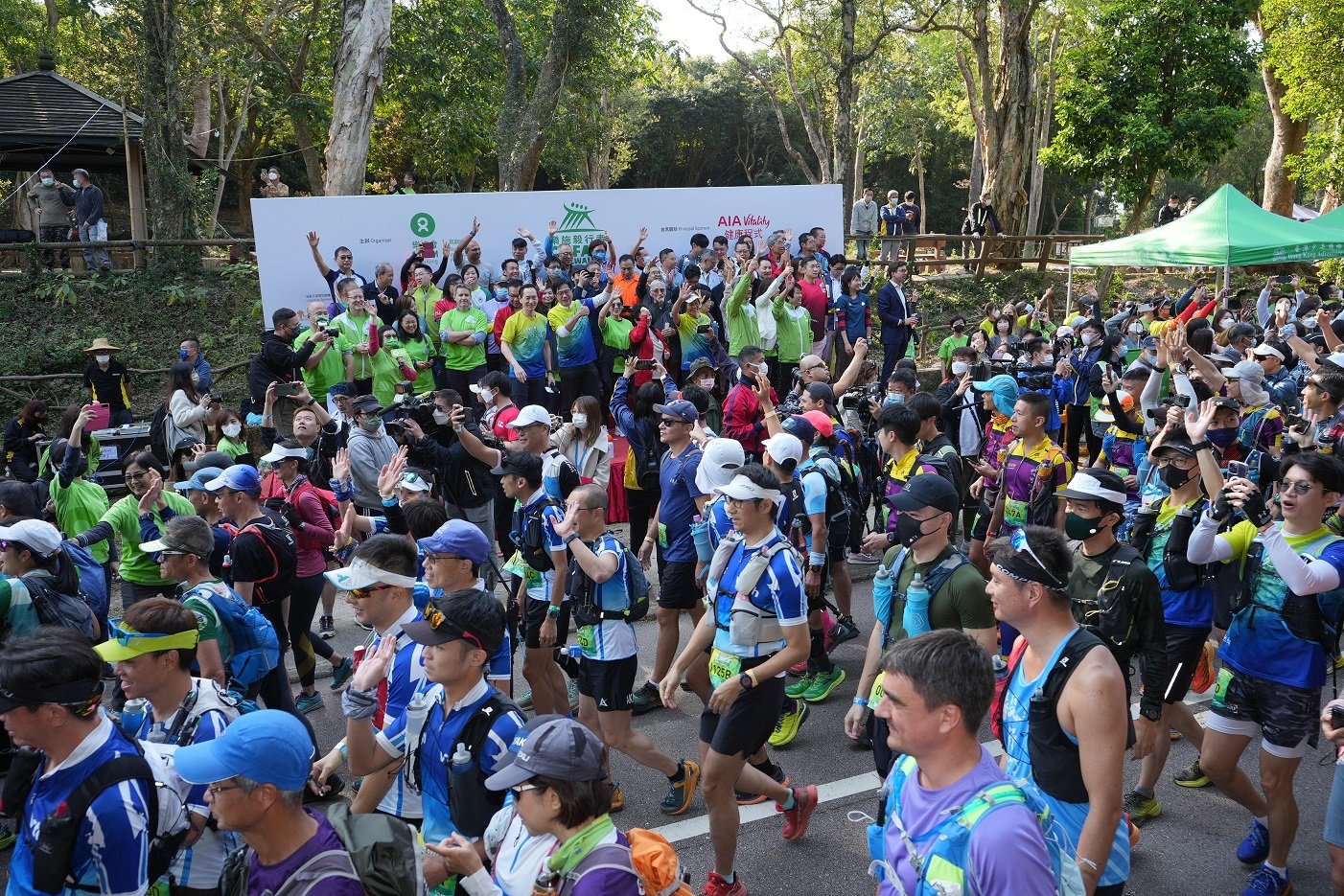 Roughly 1,600 people set off in Pak Tam Chung, Sai Kung, for the Oxfam Trailwalker. Participants will need to complete the 100 km trail along the MacLehose Trail and other trails within 48 hours.