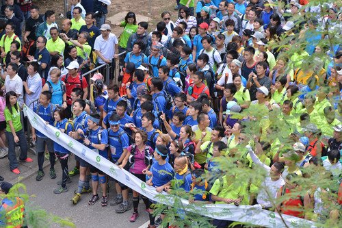 4,800 walkers of Oxfam Trailwalker 2012 will take the 100 km challenge along the MacLehose Trail and other trail in teams of four within 48 hours.